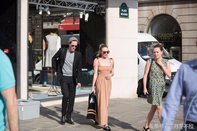 凯特博斯沃茨吊带长裙逛巴黎 牵手老公大秀恩爱，这不是凯特王妃