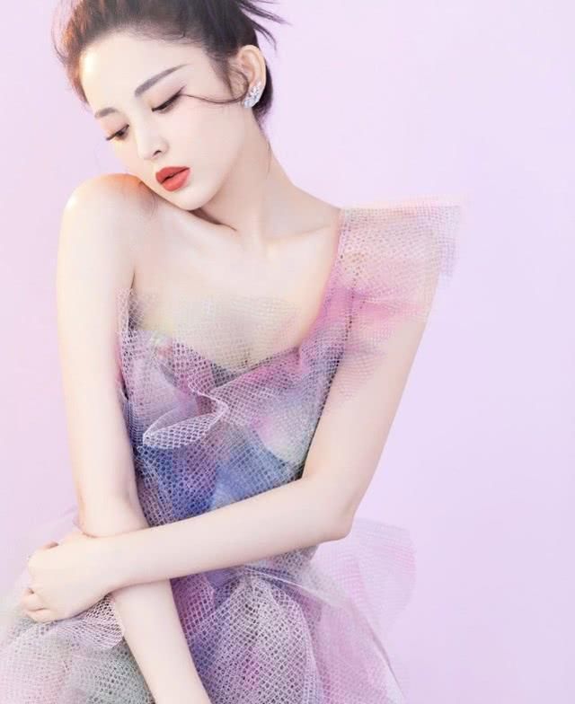 『特别』娜扎花仙子长裙亮了,网友:爱了,爱了!