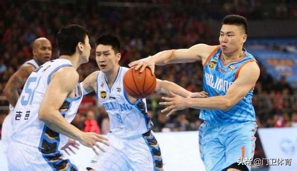 31岁老兵年薪1200万,拿过两个冠军,老婆1米78大长腿,幸福甜蜜!