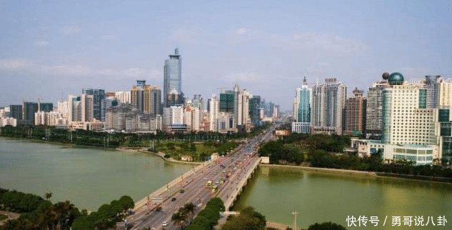 广西要是想做大做强首府南宁，那么与该城市合并是“势在必行”的