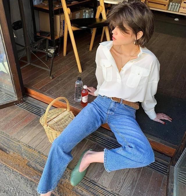  ?仔裤look：建议看看这几款春夏季女装,不俗不媚,女人味尽显,适合70后穿