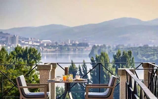 全球38家顶级奢华品牌酒店，你睡过几个？