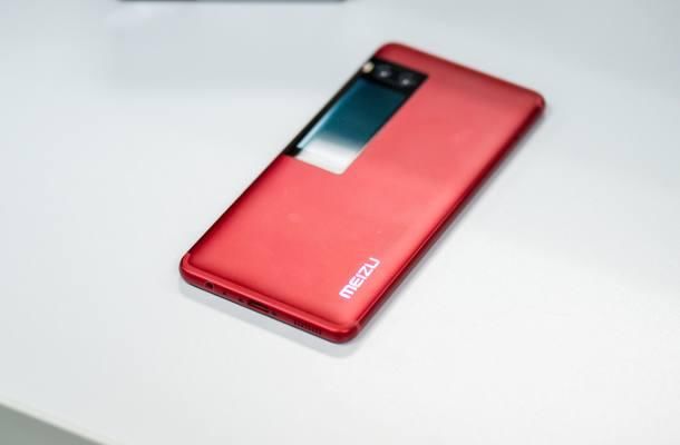 刘海屏嫌丑,弹出式摄像头嫌不实用,努比亚带来