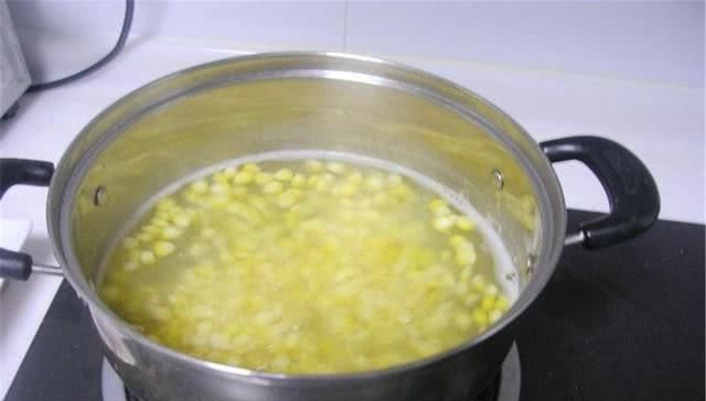  「草鱼」春季钓草鱼，你需要一款给力的窝料，这个配方来助你，别错过