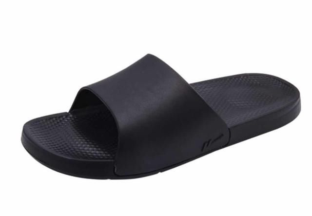 制霸@19元拖鞋硬刚Yeezy拖鞋,谁才是夏日制霸街头的神级单品?