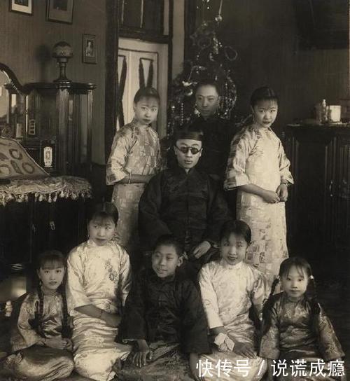 #炕床#老照片储秀宫婉容凌乱的炕床,图6晚清小王爷和他霸占来的名妓!