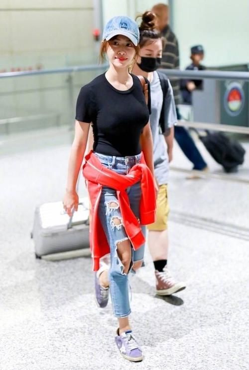 38岁蔡依林机场未修图曝光,美艳似真人芭比!网友:比精修图美