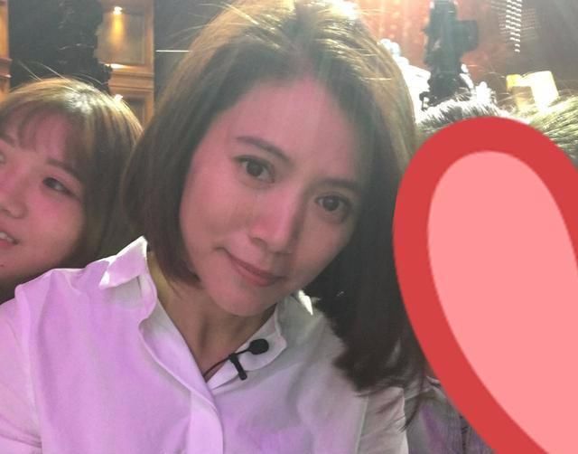  『袁咏仪去』路人2016年遇到虞书欣：超漂亮！虞书欣对路人说：世上还是好人多