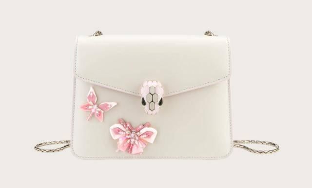  推出：看不到樱吹雪没关系！来看miumiu、Longchamp、BVLGARI粉包治百病