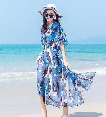  『夏季』时尚穿搭，炎热夏季旅行，建议这样穿，清凉又舒适，拍照特美