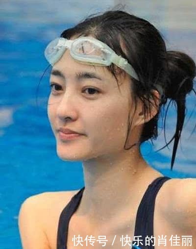 本以为李沁的素颜够美了，没想到她更迷人，不敢相信她没化妆