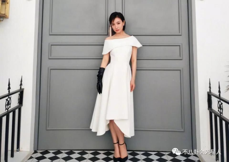 女星早秋机场秀，蒋欣依旧雄壮，张馨予幸福肥，吴昕身材比例太虐