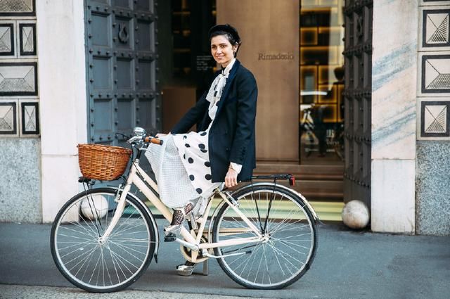 没条波点裙都不好意思出门，36套示范搭配，跟着时髦精穿就行