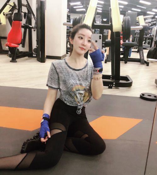 被爆出轨空姐且怀有私生子，周杰伦沉默应对，当事人出面澄清！