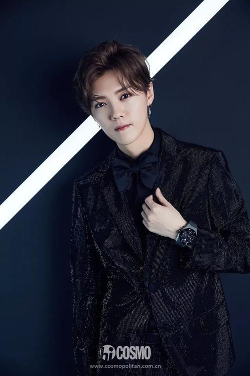 手腕上挂着一百万是什么感觉？鹿晗关晓彤知道