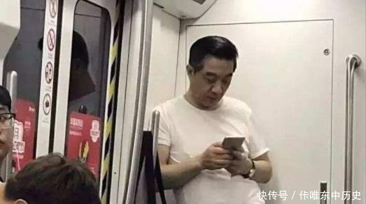 副军级少将张召忠，退休后享受什么待遇张召忠一分钱没有！