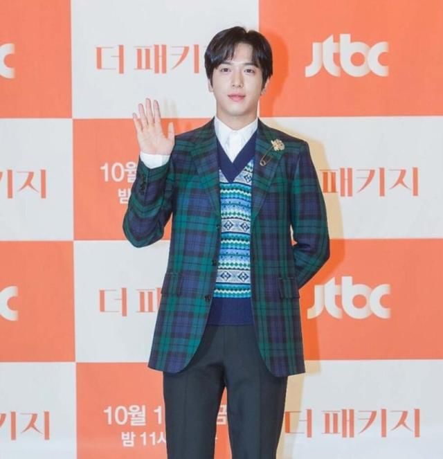 走后门读博另有其人,韩媒爆料郑容和申请博士