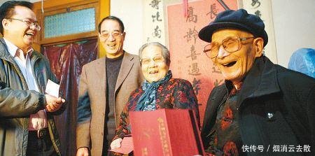  [养老金]农民老了后该不该领退休金网友给出三点理由，农民给你