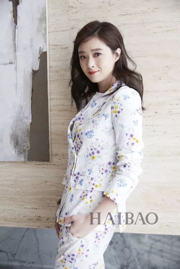 干货| 送周韵上热搜的一字肩天鹅颈，学会这5个动作你也能拥有