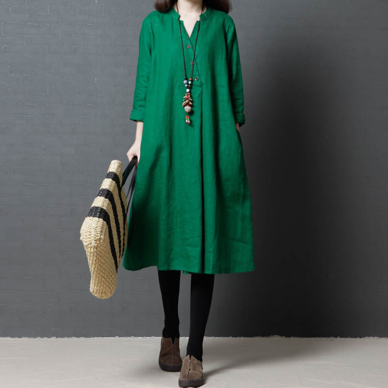 40岁小姨一点都不显老，初秋穿大码棉麻裙，百搭添年轻