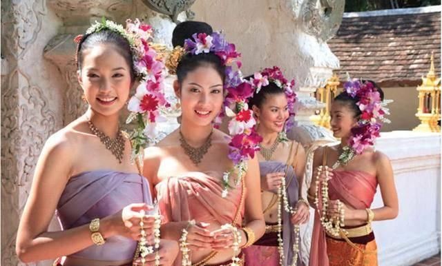 泰国美女递的毛巾不要接，过来人表示：接了就摊上事了