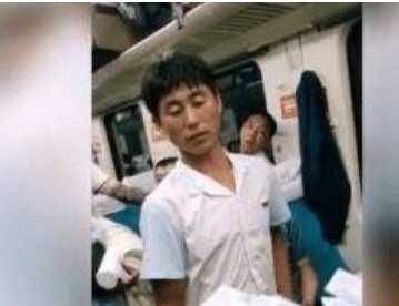 一女子带两个孩子买6张火车票，合不合法，铁路集团作出回应