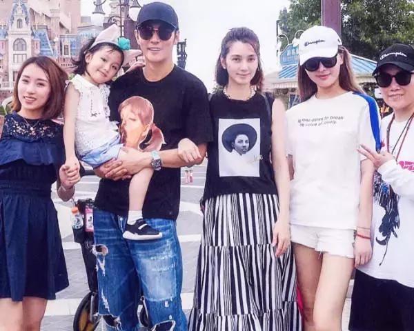 一张游玩照引发风波，洪欣出面澄清传闻，网友：要小心提防女宋哲