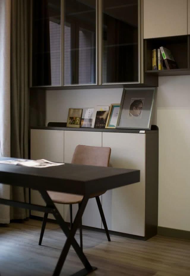  「复古」126㎡现代简约，时尚带点复古范，休闲舒适好情趣