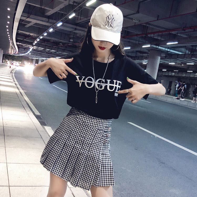 三伏天不要只穿裙,当下流行晚晚风套装,清新减龄,美的独一无二