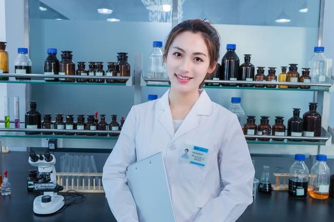 柳岩老师开启科学美肤时代，被誉为亚洲肌守护天使