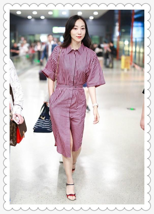 当170韩雪和178何穗同穿条纹裙，网友：谁是真正大长腿一目了然！