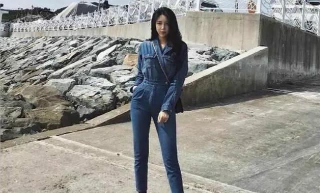 「连体」潮流的连体牛仔裤美女,曼妙身姿令人牵挂!