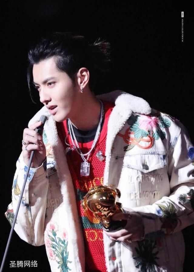 吴亦凡吸毒事件澄清胜诉后，网友调侃：造谣成本真便宜！