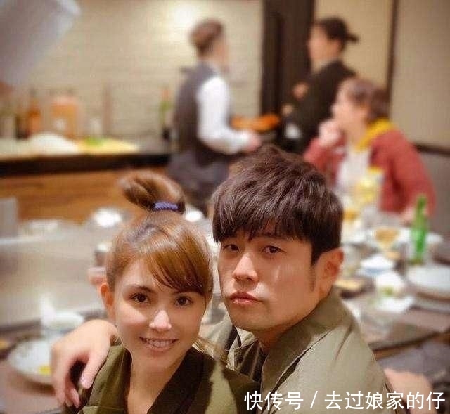  儿子@周杰伦陪同昆凌外国拍摄，3岁儿子带墨镜太像爹！帅气外公也出镜
