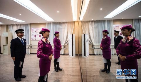  段动车队的热备乘务■探访动车乘务“替补队员”