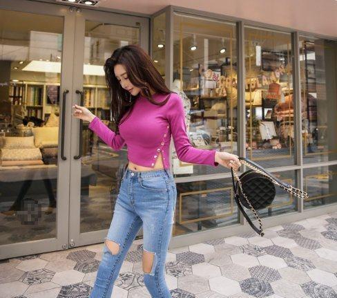 十分甜蜜的牛仔裤美女，尤其图3，真是百看不厌！