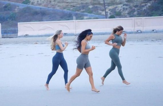 她们五姐妹不单单是时尚圈的名媛，而且穿衣一个比一个会玩