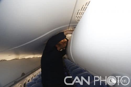 商飞献花每一架“熊猫机”背后的那些“熊猫眼”