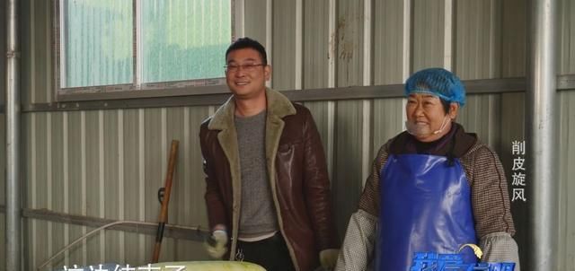  #工人#农村小伙花20多万发明“神器”，工人们直呼“厉害！”