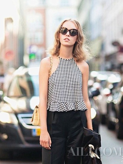 宽肩不要怕 一件小背心就可以拯救你的穿衣难题