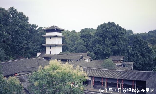 重庆深山藏一“紫禁城”，神秘而传奇，现成知名旅游胜地