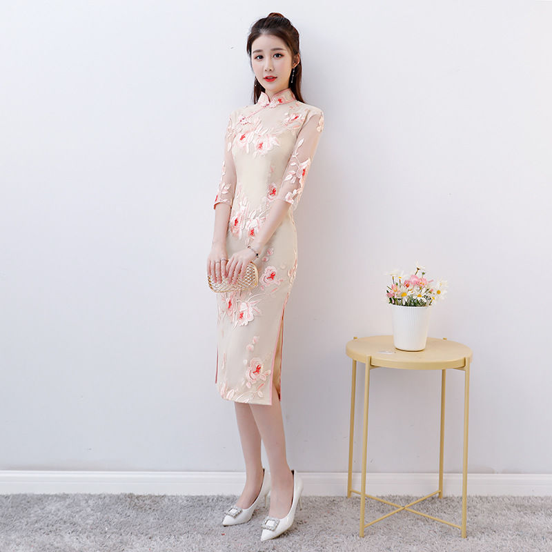 真美!老婆第一次穿旗袍，一颦一笑宛若仙子，东方女人就该这样穿