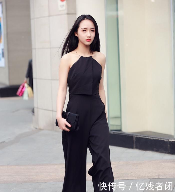  身材：街拍高挑的身材，窈窕的曲线，小姐姐的美精致又端庄