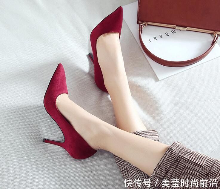 优雅迷人的细高跟鞋，女生赶快pick起来吧