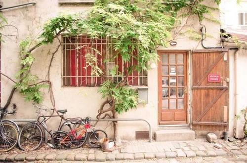 巴黎胡同里的花花世界