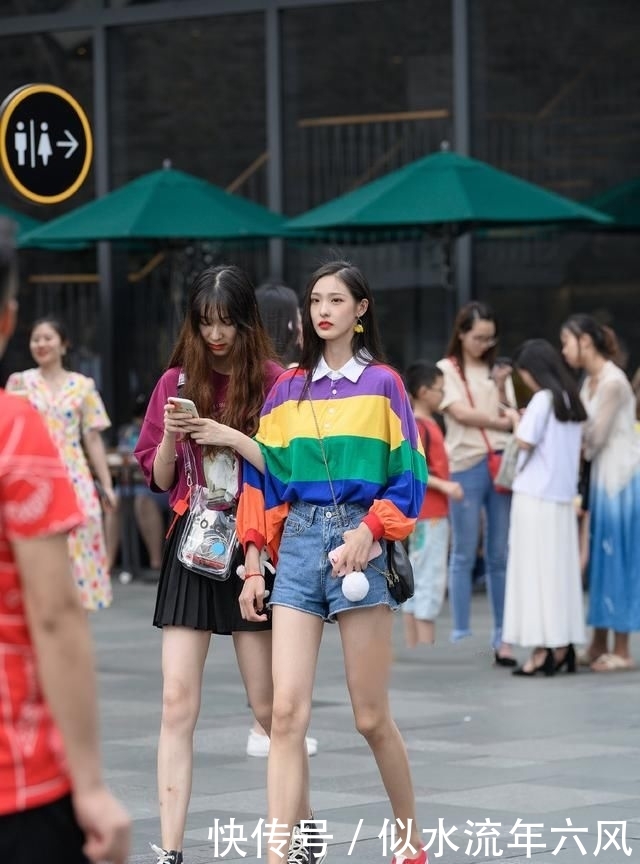 #小姐姐#潮人脚下也是一道风景线!运动鞋一年四季都很有存在感
