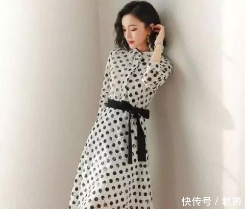 『大方』2020早春流行的“碎花裙”,洋气减龄,大方耐看