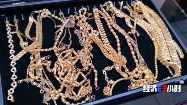  [转手]央视曝光！批发几块钱，转手当黄金卖！一个网红能卖十万