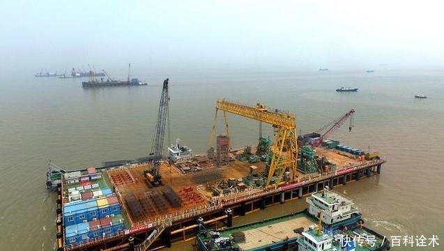 大海如此深，跨海大桥的桥墩是如何打下去的？看完佩服我国工程师