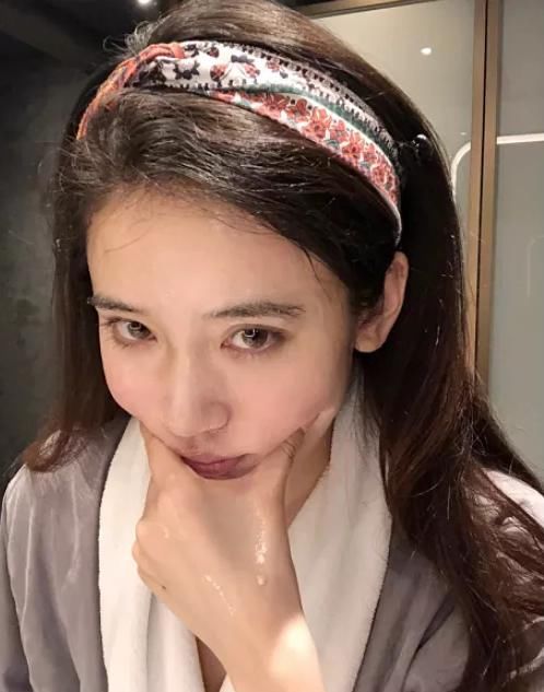  「脸上」青春期女生脸上总“出油”？坚持3个好习惯，对“大油田”说拜拜